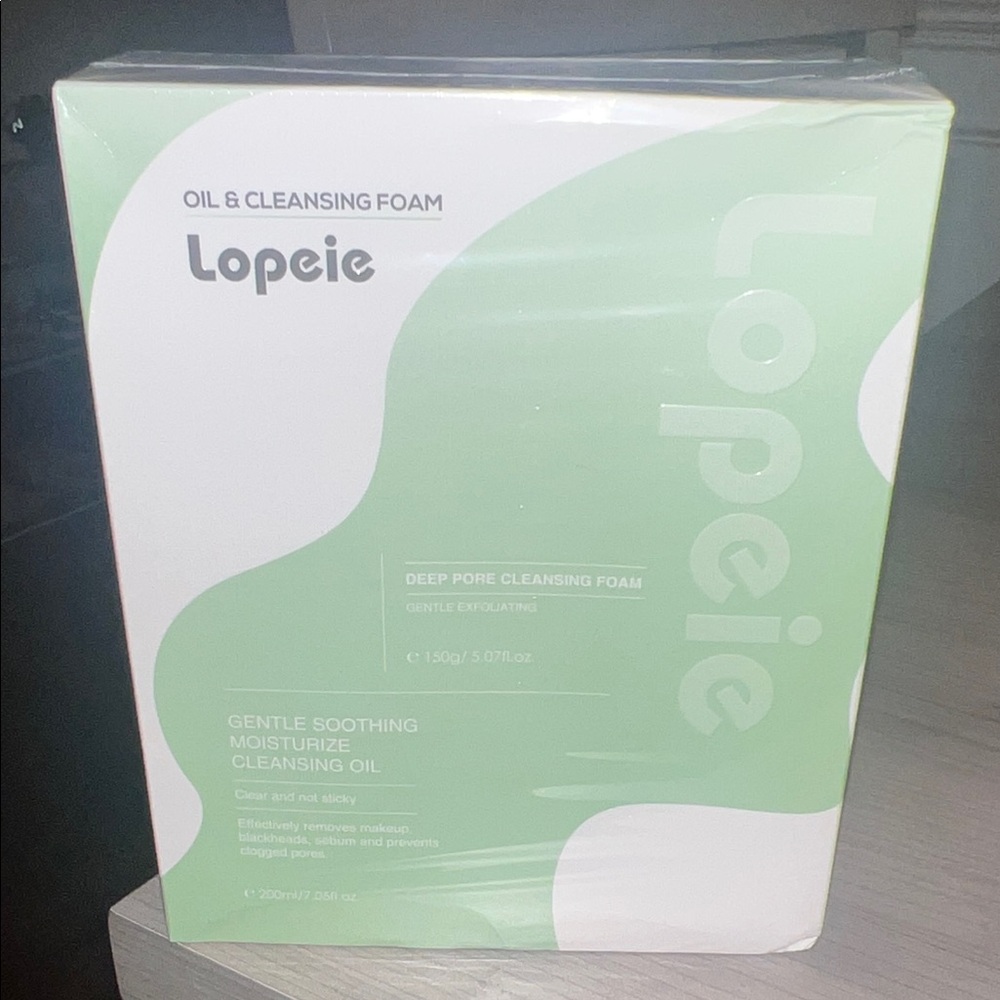 Deep pore cleansing kit NIB